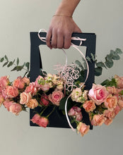 Tote of Roses